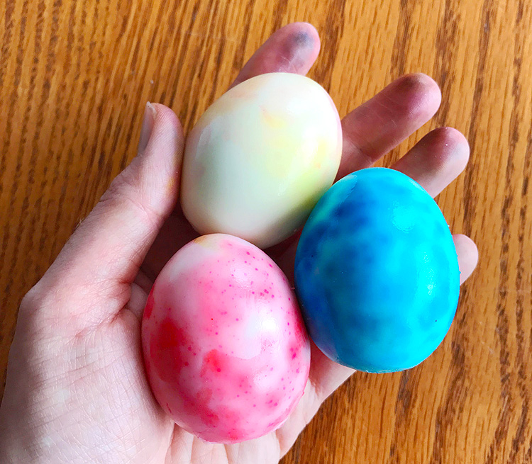 How to Dye Super Bright Easter Eggs with a Shiny Finish ...