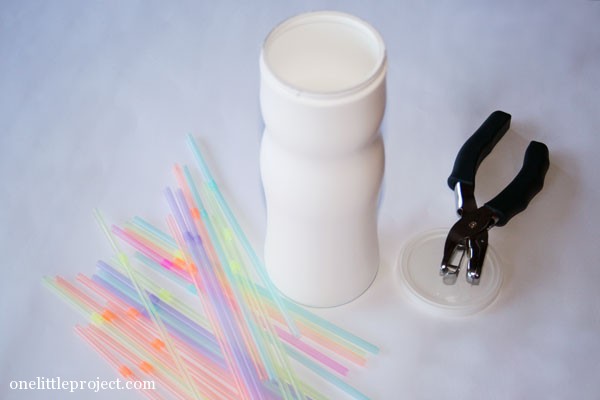 straws and puffs container