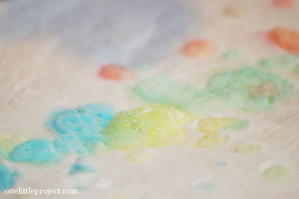 toddler activity paint baking soda with vinegar
