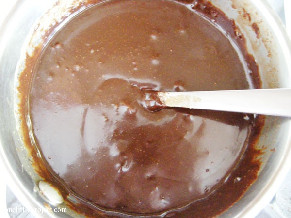 homemade nutella in pot
