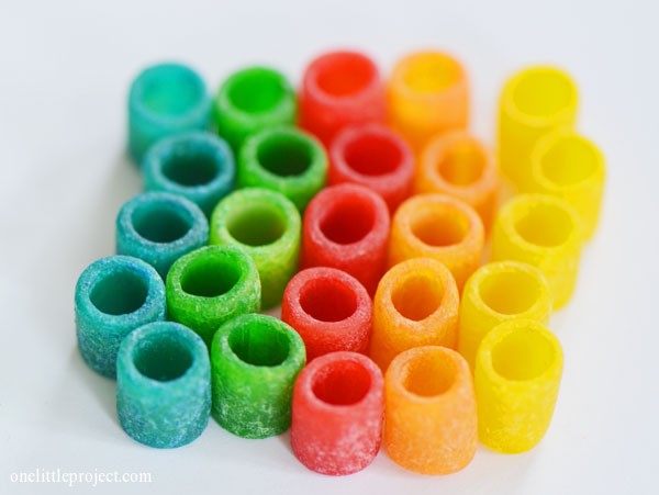 Crafts for kids - make your own colored pasta
