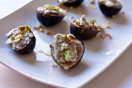 Figs-with-Blue-Cheese-and-Balsamic-Vinegar