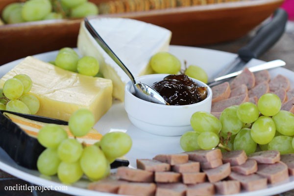 How to put together the perfect cheese platter