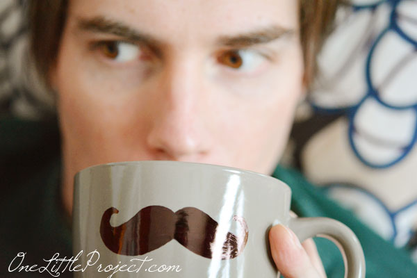 DIY Sharpie Mustache Mugs Tutorial - Such a cute gift idea for a dad, husband or even a grandpa! And they are so easy to make!