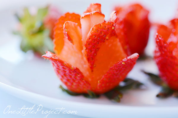 Easy strawberry rose tutorial! These are super easy to make and don't require any special tools!