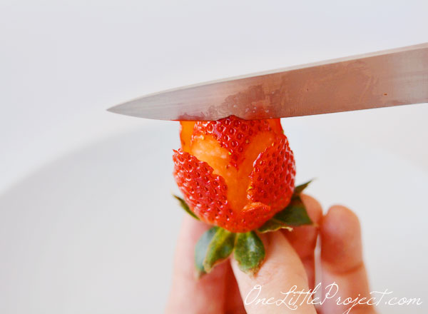 How to make a strawberry rose
