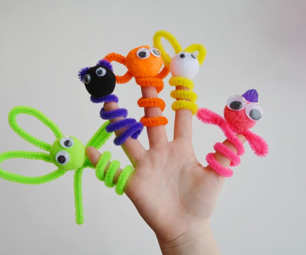 Easy Pipe Cleaner Finger Puppets