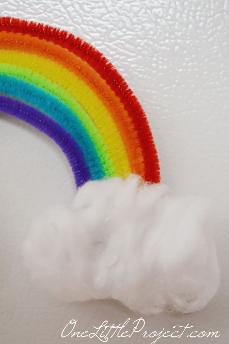 Rainbow magnets - an easy craft to do with your kids! They are cute and cheerful and a great way to welcome spring!