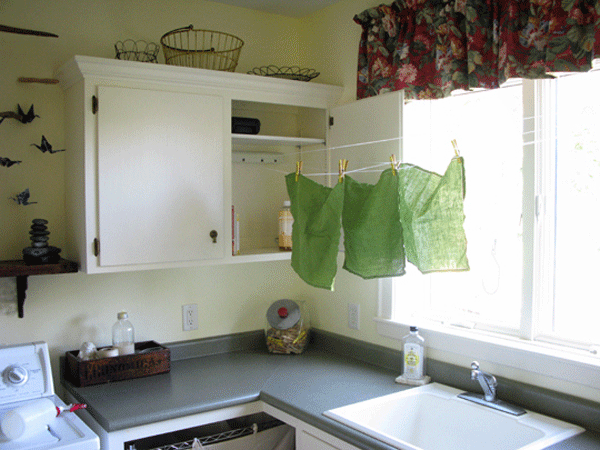 20 DIY Laundry Room Projects - Retractable Clothesline