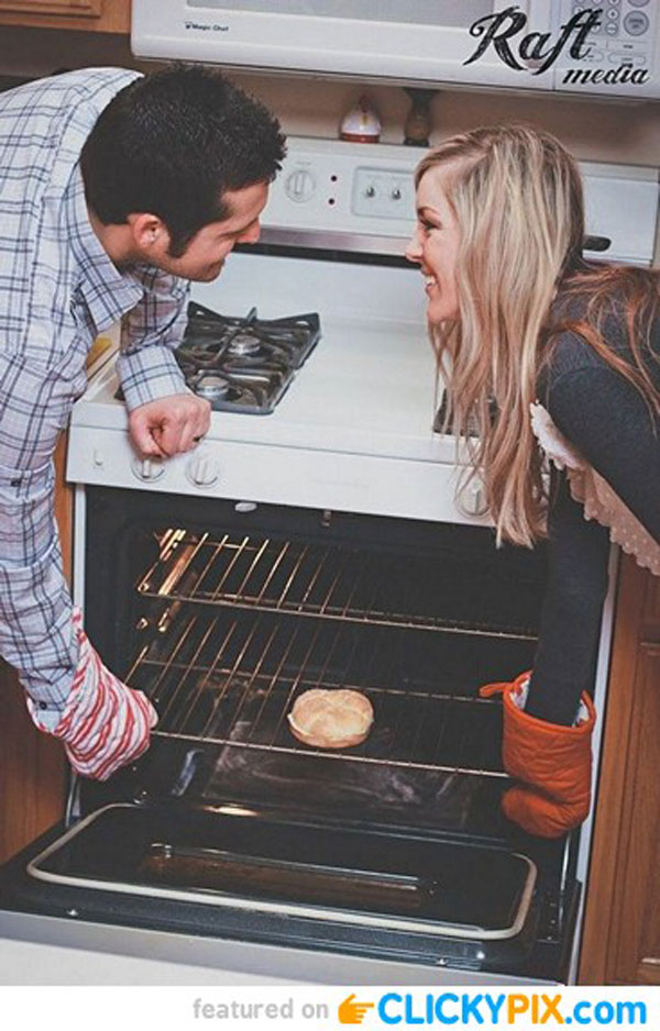 30+ Fun Photo Ideas to Announce a Pregnancy - A Bun In The Oven Announcement