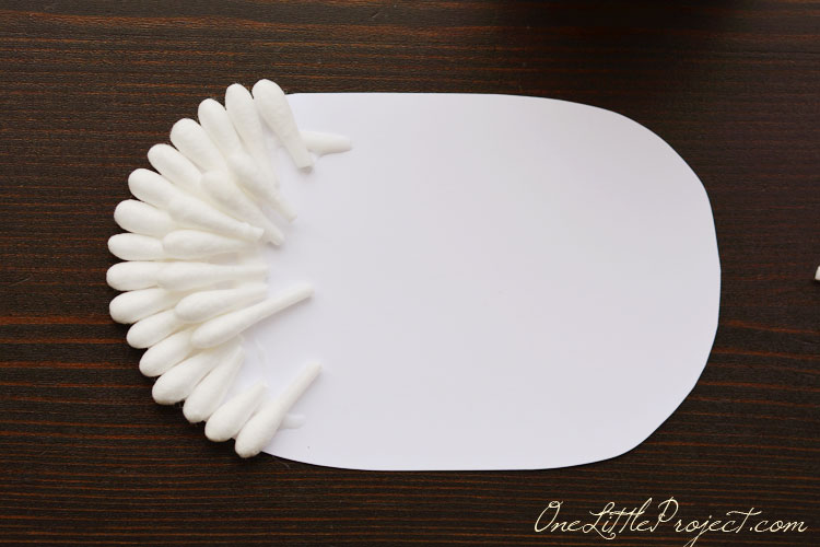 Use this adorable q-tip lamb craft as a place card holder, set up a few in a spring display on the mantle or just make it as a fun activity with your kids!