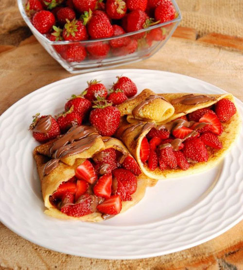 50+ Best Recipes for Fresh Strawberries - Crepes with Strawberries and Nutella