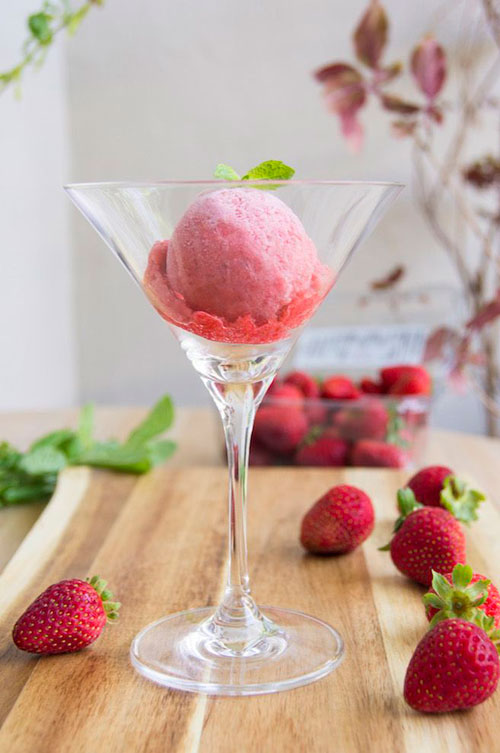 50+ Best Recipes for Fresh Strawberries - Fresh Strawberry Sorbet