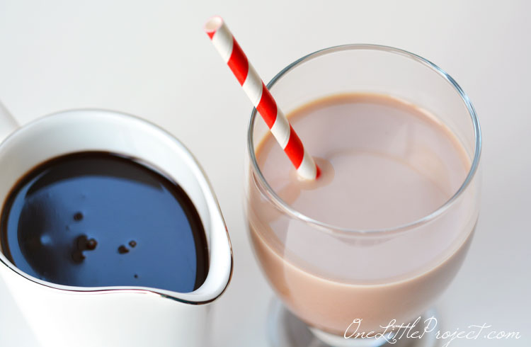 This homemade chocolate milk syrup is great for chocolate milk, delicious on ice cream, perfect in chocolate milk shakes and AMAZING drizzled over warm brownies! 