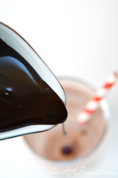 This homemade chocolate milk syrup is great for chocolate milk, delicious on ice cream, perfect in chocolate milk shakes and AMAZING drizzled over warm brownies! 