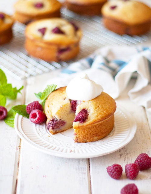 50+ Best Recipes for Fresh Raspberries - Raspberry Ricotta Mini Cakes