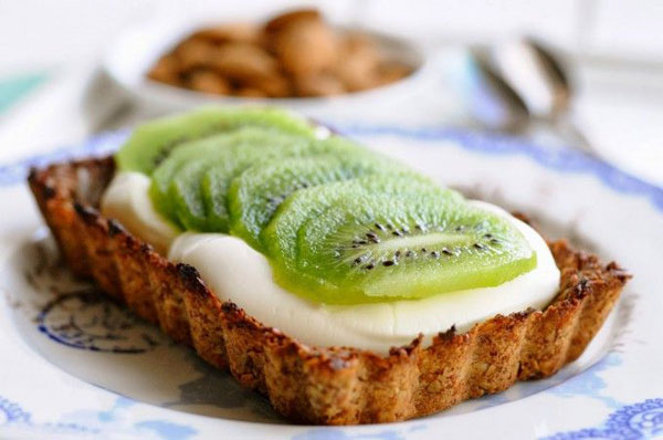 50+ Best Kiwi Recipes - Breakfast Pie with Yogurt and Kiwi