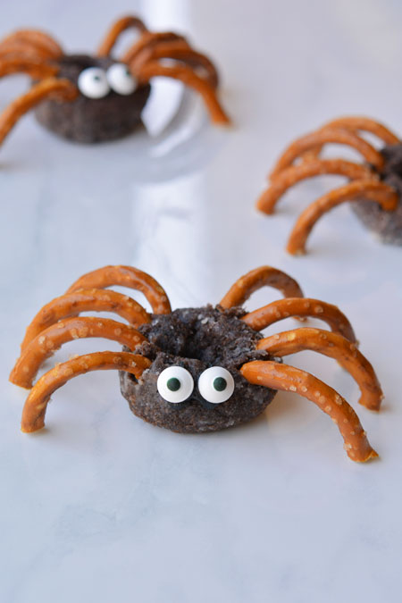 These mini chocolate donut spiders were so much fun, and SO EASY! They took less than 2 minutes to make, and looked so cute when they were finished!