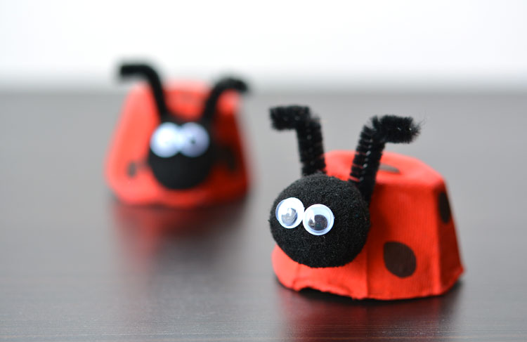 These egg carton ladybugs are such a fun and easy craft for kids! And they're SO CUTE!