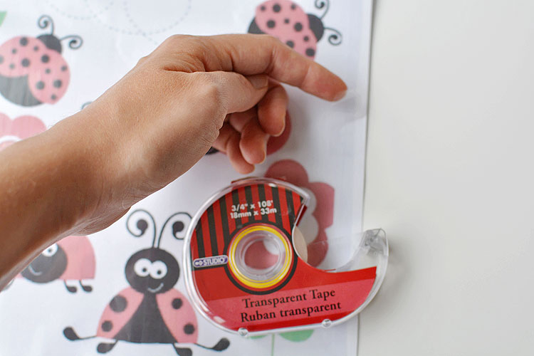 These ladybug window clings are absolutely ADORABLE! The tutorial includes the free ladybug template too! I think this might be my new favourite craft!?