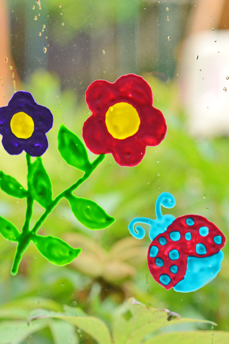 Summer Crafts for Kids – Ladybug Window Clings