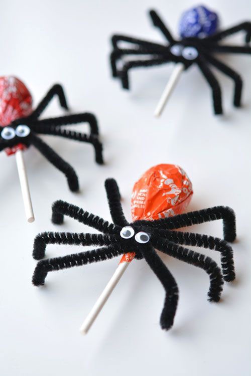 Halloween Crafts for Kids - Lolly Pop Spiders