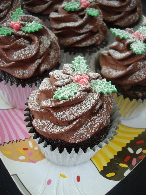 30+ Easy Christmas Cupcake Ideas - Chocolate Yule Log Cupcake