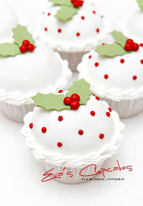 30+ Easy Christmas Cupcake Ideas - Christmas Holly Decorated Cupcake