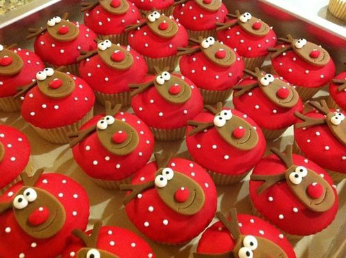 30+ Easy Christmas Cupcake Ideas - Christmas Reindeer Cupcakes
