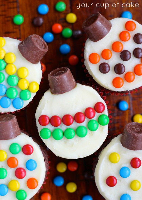 30+ Easy Christmas Cupcake Ideas - Ornament Cupcakes