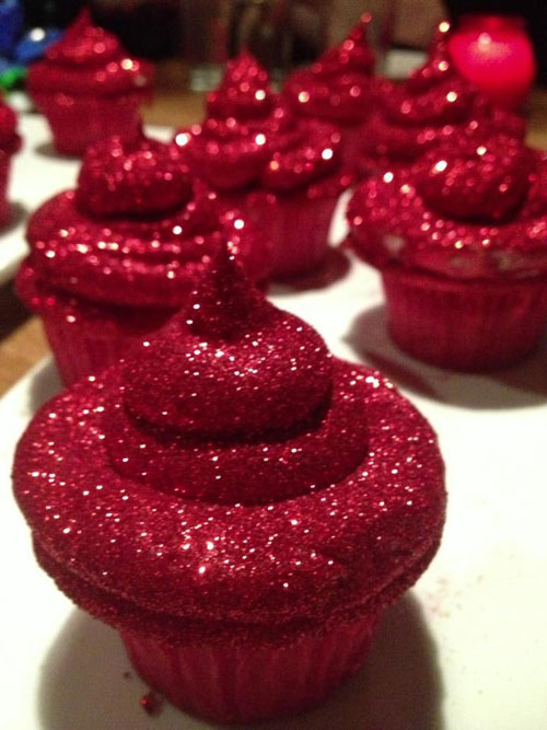 30+ Easy Christmas Cupcake Ideas - Red Glitterbomb Cupcakes