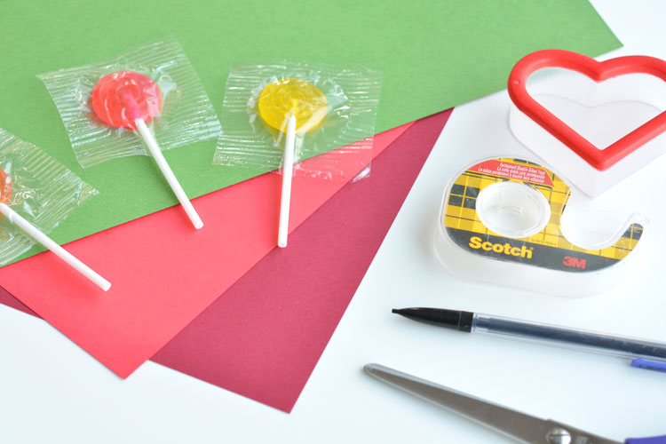 "I'm a sucker for you, Valentine" Such a CUTE AND EASY Valentine's Day craft idea! Your special someone will be a sucker for this! ;)