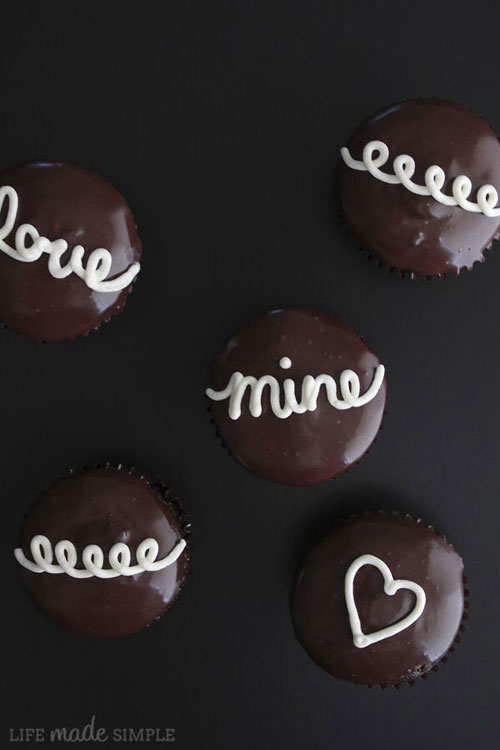 35+ Valentine's Day Cupcake Ideas - Hostess Style Cream Filled Cupcakes