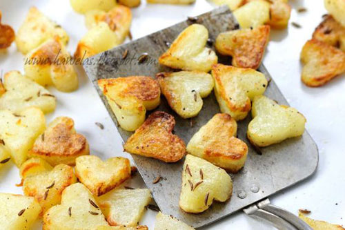 30+ Healthy Valentine's Day Food Ideas - Roasted Heart Potatoes