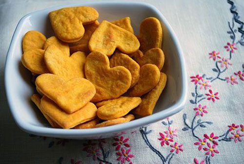30+ Healthy Valentine's Day Food Ideas - Sweet Potato Crackers