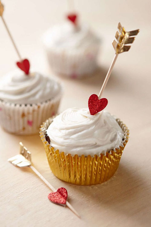 35+ Valentine's Day Cupcake Ideas - Valentine's Cupcake with Cupid's Arrow Toppers