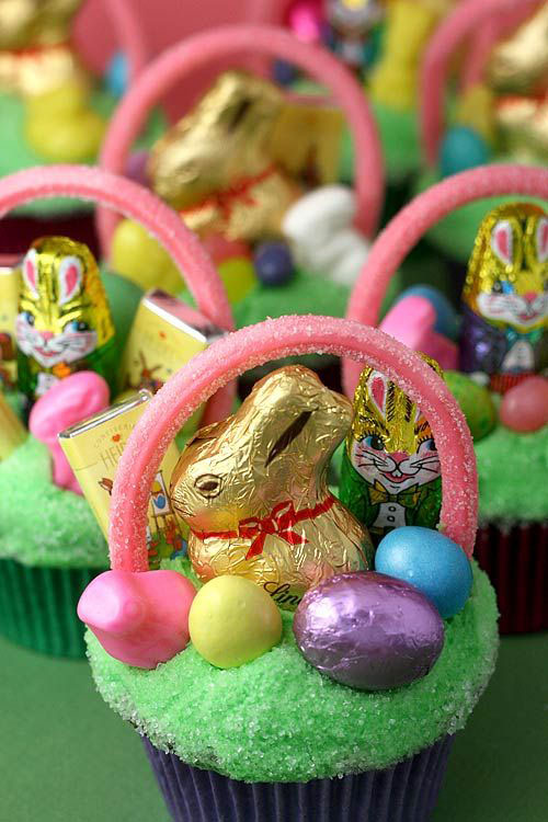 35 Adorable Easter Cupcake Ideas - Mini Easter Basket Cupcakes