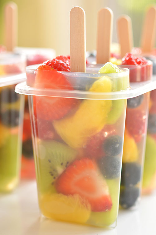 These fresh fruit popsicles are SO PRETTY! What a delicious and refreshing treat idea for summer! They're so easy to make and they're super healthy!