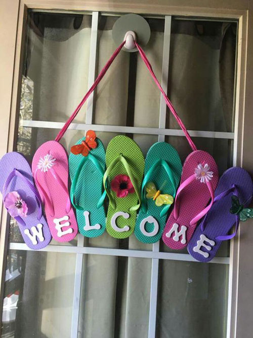 37 Awesome DIY Summer Projects - Flip Flop Welcome Sign