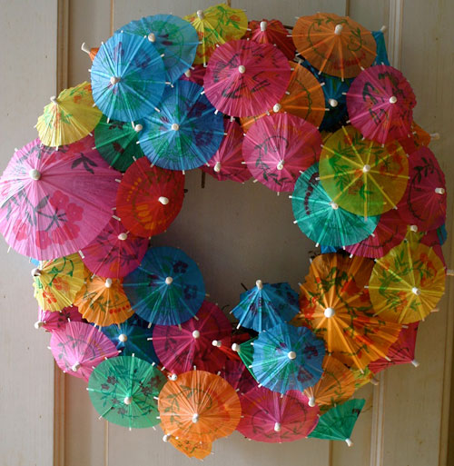 37 Awesome DIY Summer Projects - Paper Umbrella Wreath