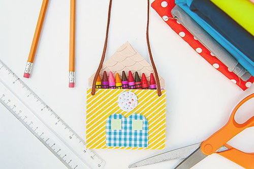 25 Back to School Craft Ideas - DIY Crayon Purse Tutorial