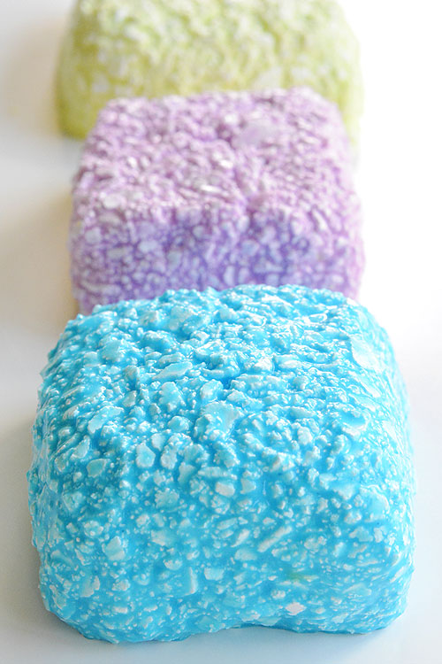 This DIY floam was soooo much fun! And it's made from styrofoam cups! It has a soft and squishy foam like texture and it's completely moldable. So cool!