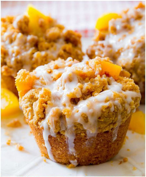 50+ Best Peach Recipes - Peach Streusel Muffins
