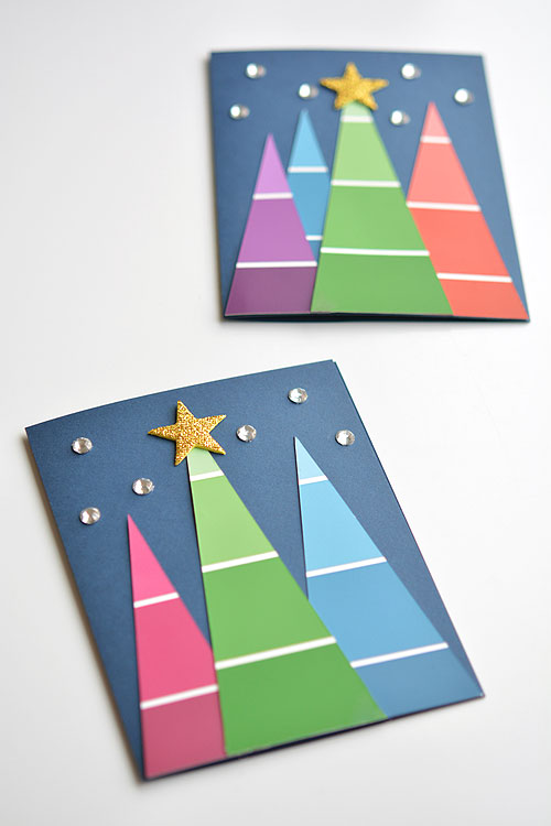 These paint chip Christmas cards are SO BEAUTIFUL and they're really easy to make! They're so simple, but end up looking amazing! Such a great homemade Christmas card idea!