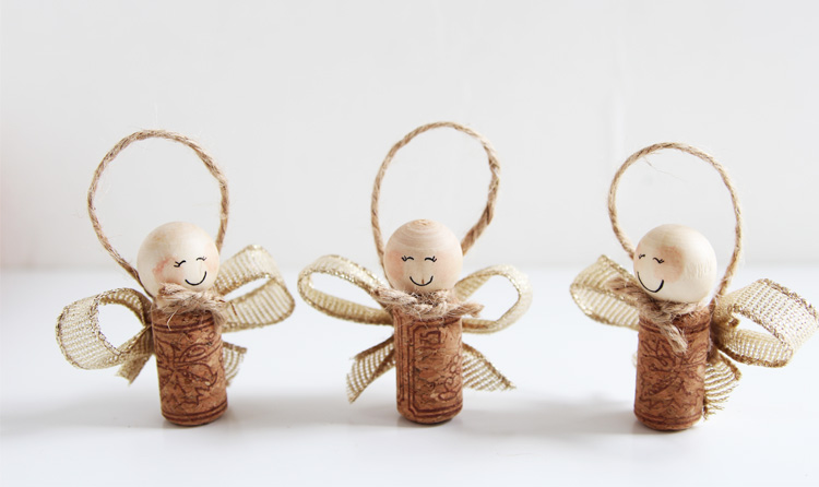 These wine cork angel ornaments are SO cute and couldn't be easier to make!