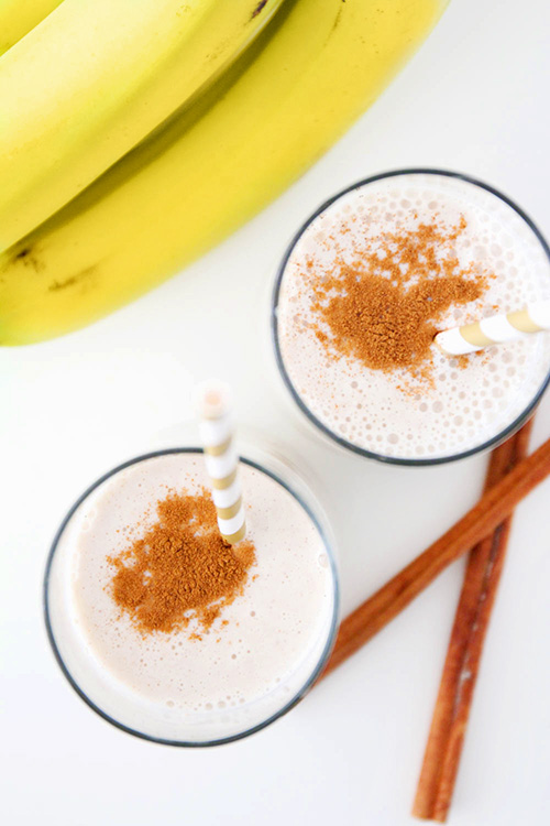 This cinnamon roll breakfast smoothie is the perfect healthy way to start the day! It’s loaded with protein and fiber, and so delicious too!