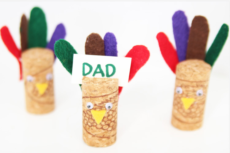 These little wine cork turkeys are the perfect way to jazz up your Thanksgiving table this year!