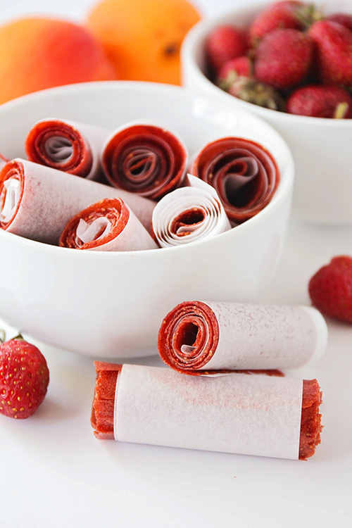 This deliciously sweet strawberry apricot fruit leather is so easy to make at home, and is the perfect way to use some of that fresh summer fruit!