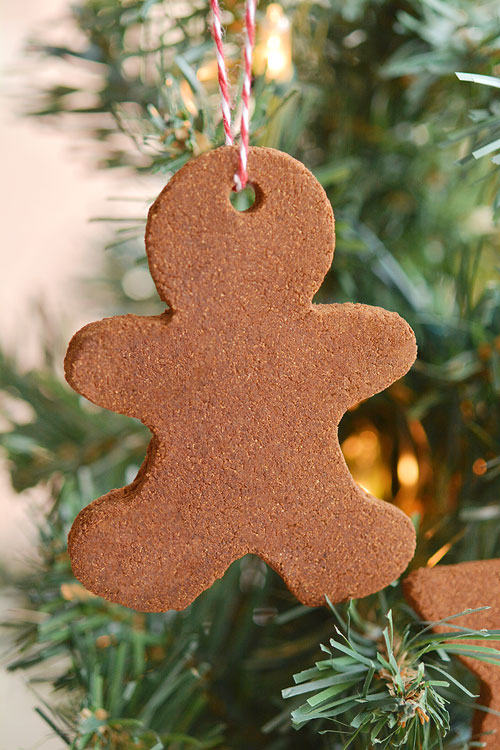 These cinnamon ornaments smell SO GOOD and they're really simple to make! Only 3 ingredients and they give you that amazing Christmas baking smell! You can hang them on the Christmas tree as is, or decorate them with puffy paint. Such a fun Christmas craft!