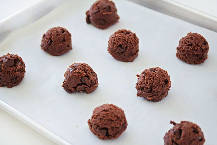 These rich and fudgy brownie cookies are packed with chocolate flavor! They taste just like a brownie, but in cookie form! 